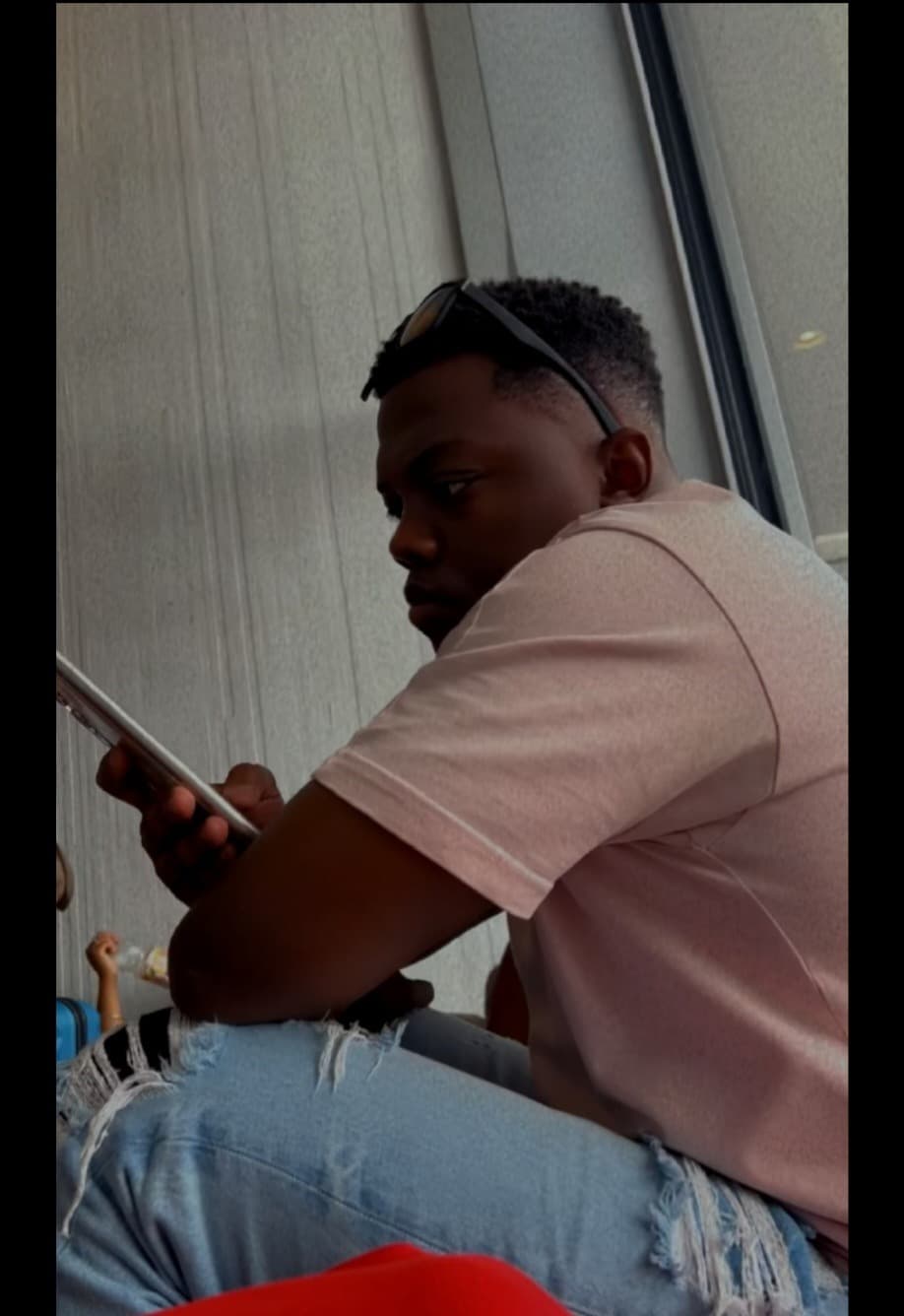 Profil de Stanislas, 22 ans, Rencontre sex à Peney-le-Jorat (Vaud)