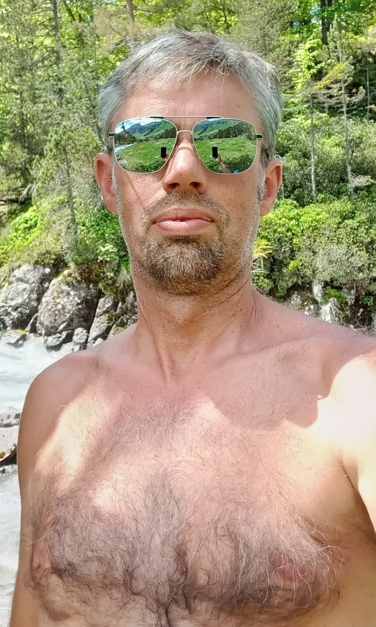 Profil de Bradley, 31 ans, Rencontre sex à Montaubion-Chardonney (Vaud)
