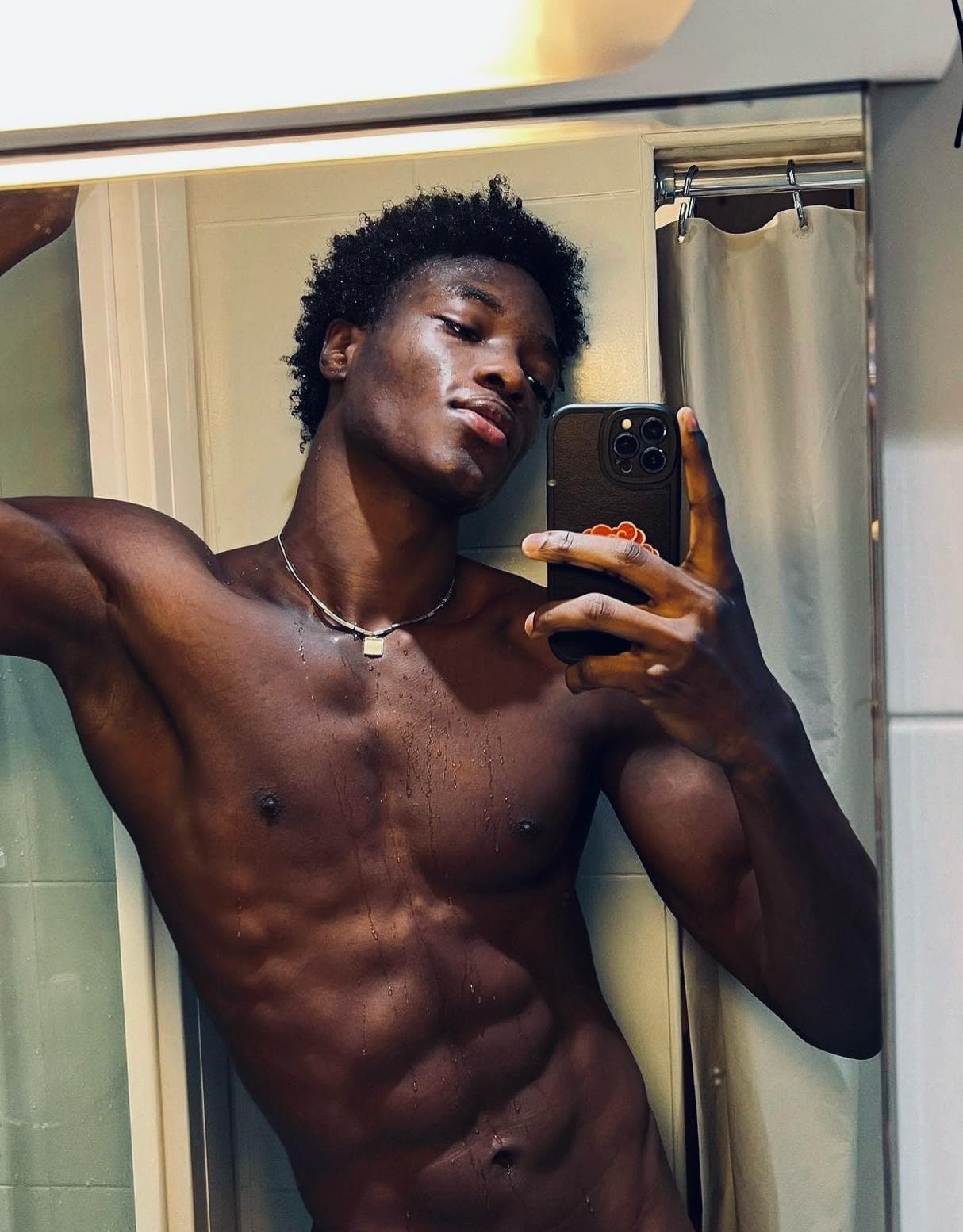 Ayaz - Rencontre sex à Sils/Segl Baselgia Profil de Ayaz, 19 ans, Rencontre sex à Sils/Segl Baselgia (Grisons)