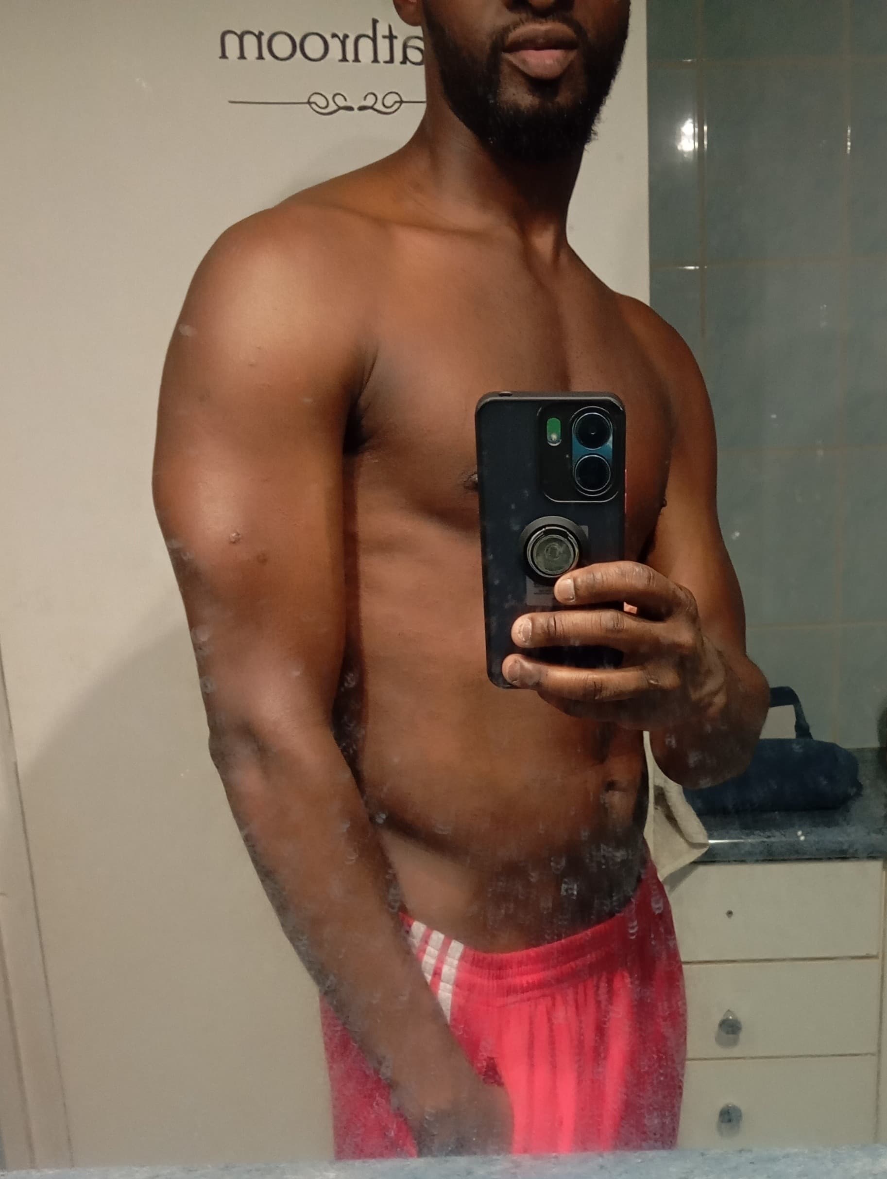 Nolan - Rencontre sex à Lüscherz Profil de Nolan, 31 ans, Rencontre sex à Lüscherz (Berne)