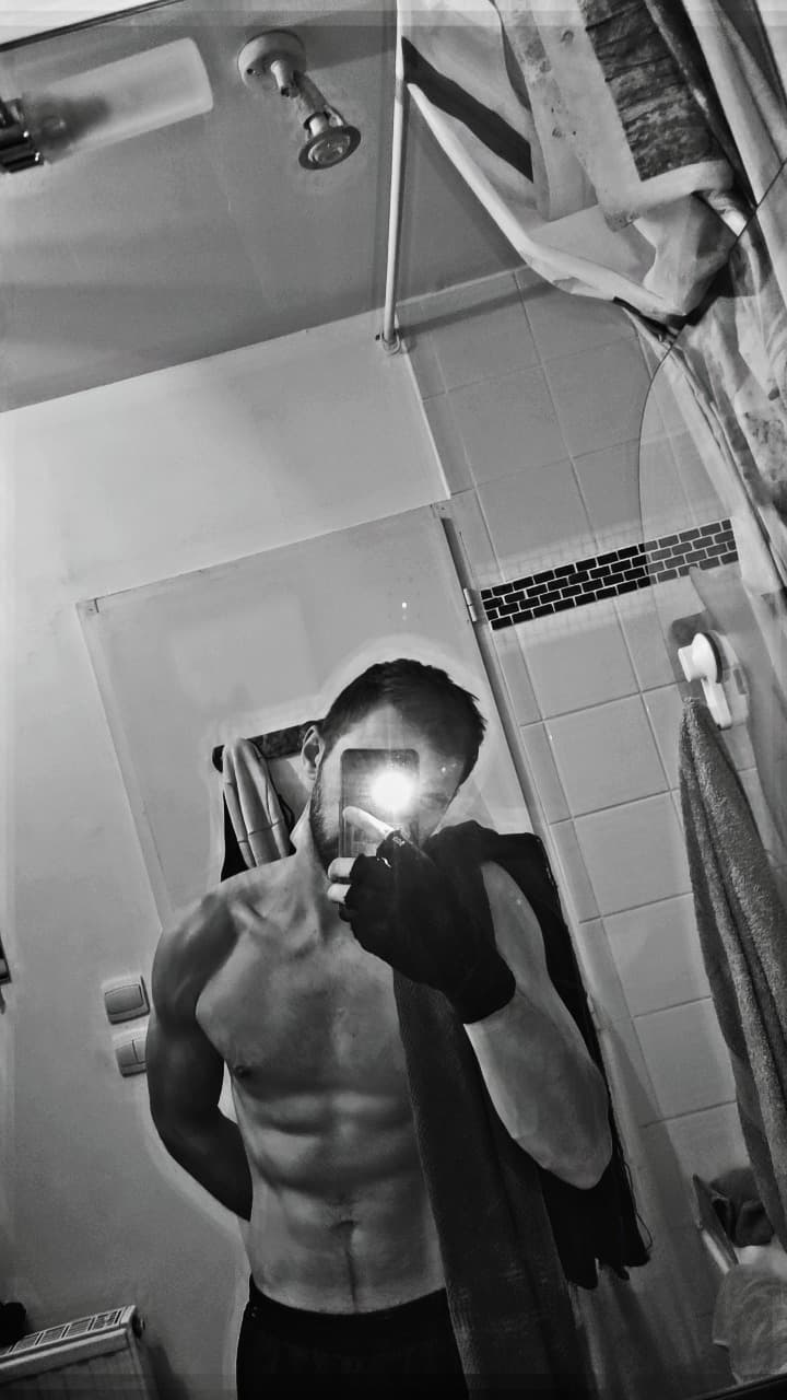 Tino - Rencontre sex à Feldis/Veulden Profil de Tino, 21 ans, Rencontre sex à Feldis/Veulden (Grisons)