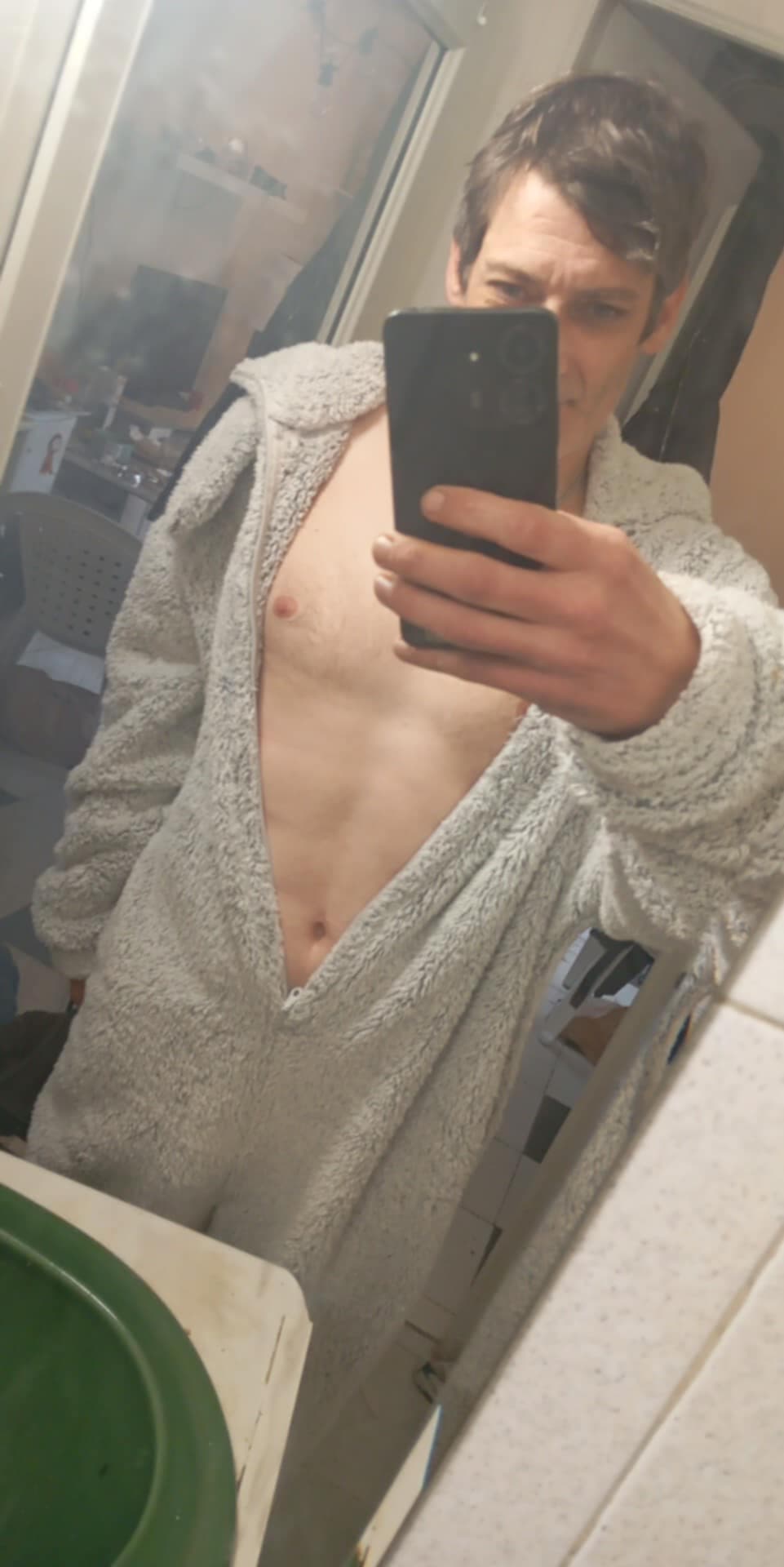 Andrew - Rencontre sex à Lütisburg Station Profil de Andrew, 41 ans, Rencontre sex à Lütisburg Station (Saint-Gall)