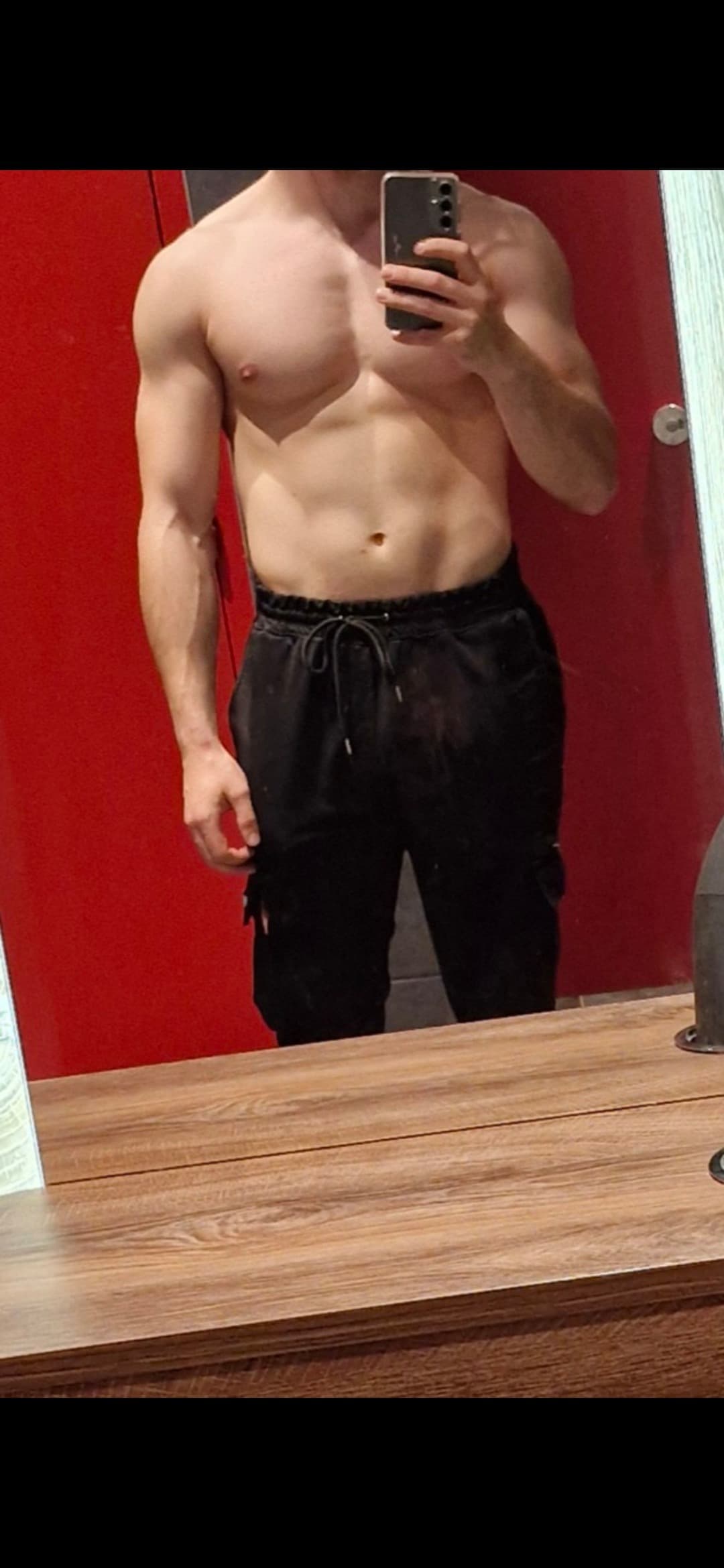 Tyno - Rencontre sex à Mönthal Profil de Tyno, 27 ans, Rencontre sex à Mönthal (Argovie)