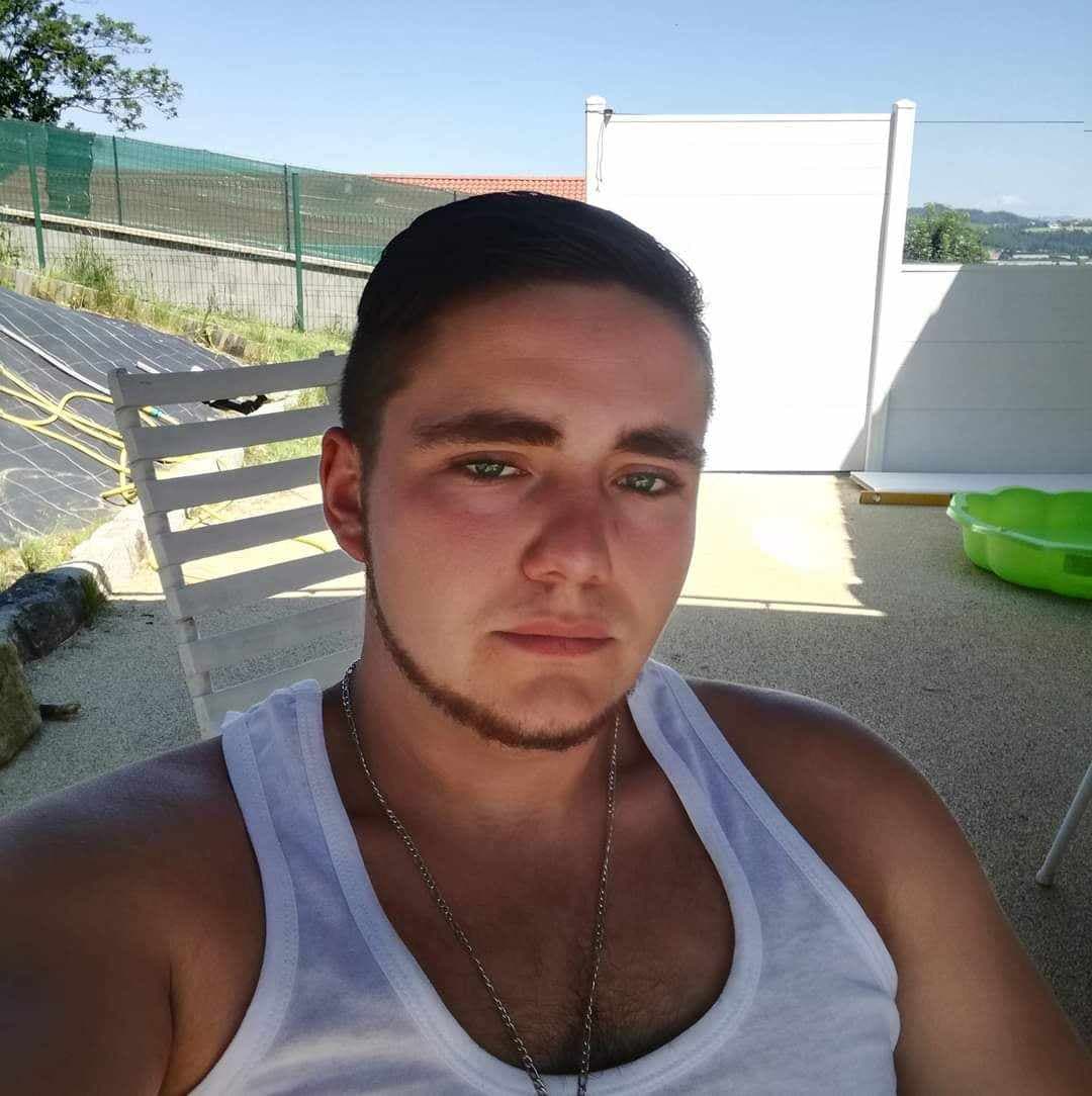 Mattéo - Rencontre sex à Dübendorf Profil de Mattéo, 24 ans, Rencontre sex à Dübendorf (Zurich)